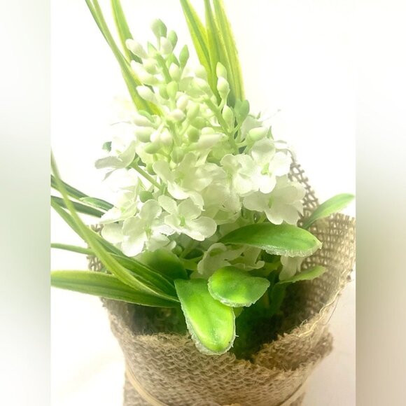 BNWT Midwest Gifts Burlap Wrapped Flower Bunch. - Picture 3 of 4